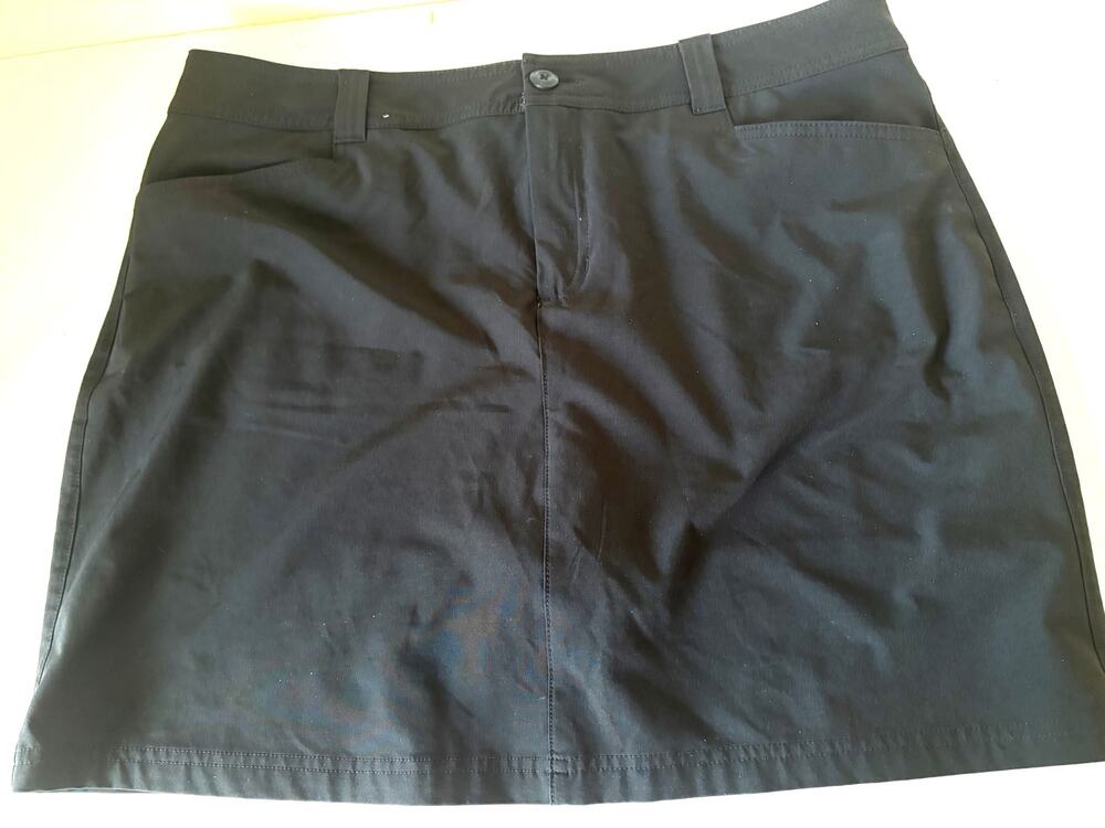 Eddie Bauer black skort size 12
